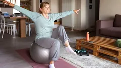 Beste oefeningen voor senioren: verbeter je balans en mobiliteit vanuit je eigen huis